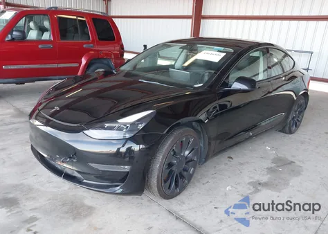 2021 Tesla Model 3 Performance Dual Motor All-Wheel Drive z USA, uszkodzony, nr VIN 5YJ3E1EC2MF093067
